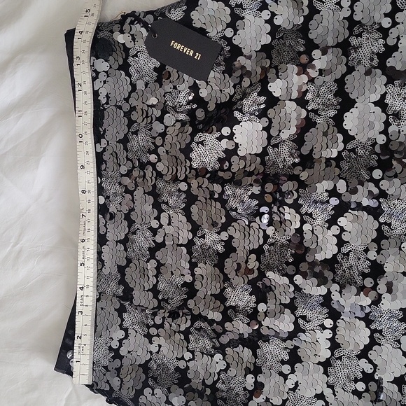 NWT Forever 21 Sequined Mini Skirt - Picture 2 of 8